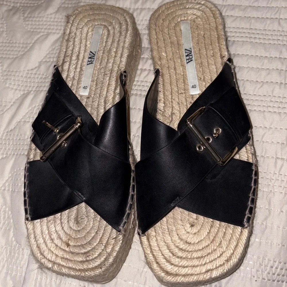 Zara Black Cross-Strap Espadrille Slides - Picture 1 of 4